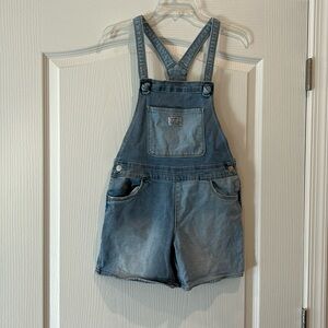 LEVIS shortfall overalls! for juniors/womens size 0/2